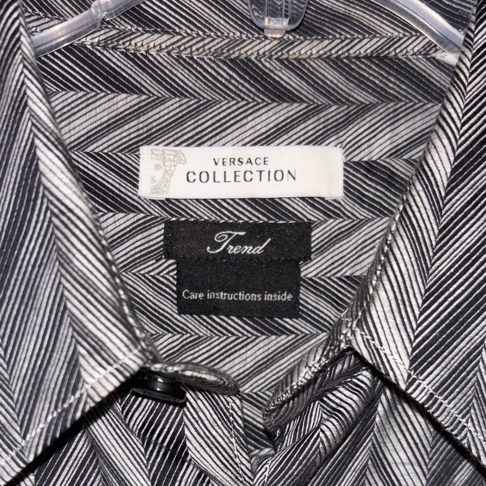 Camisa social Versace Collection masculina manga longa listrada cinza City 41/16 - Imagem 4 de 4