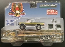 1:64 GREENLIGHT MIJO 1982 GMC K-2500 WITH GOOSENECK FALL GUY CHASE