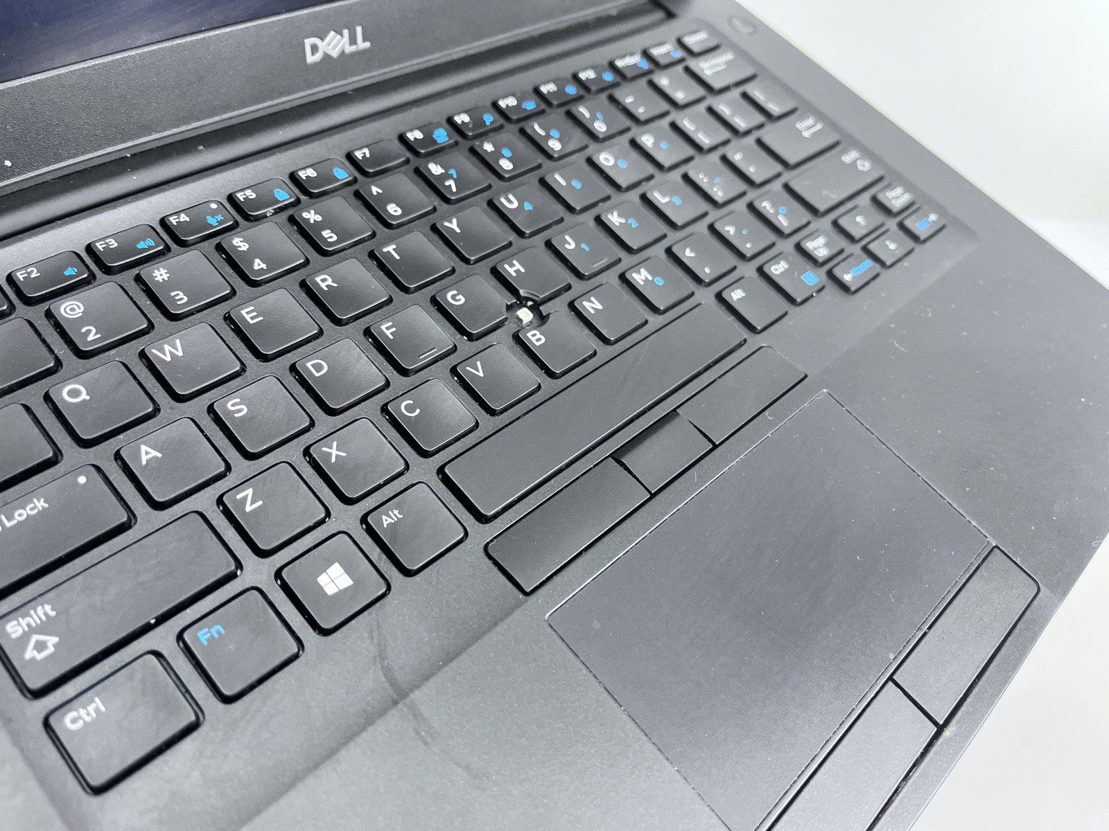 Dell Latitude 7490, 14-Inch Laptop, with Intel Core i5 8th Gen., 256 GB SSD (Solid State Drive), No OS