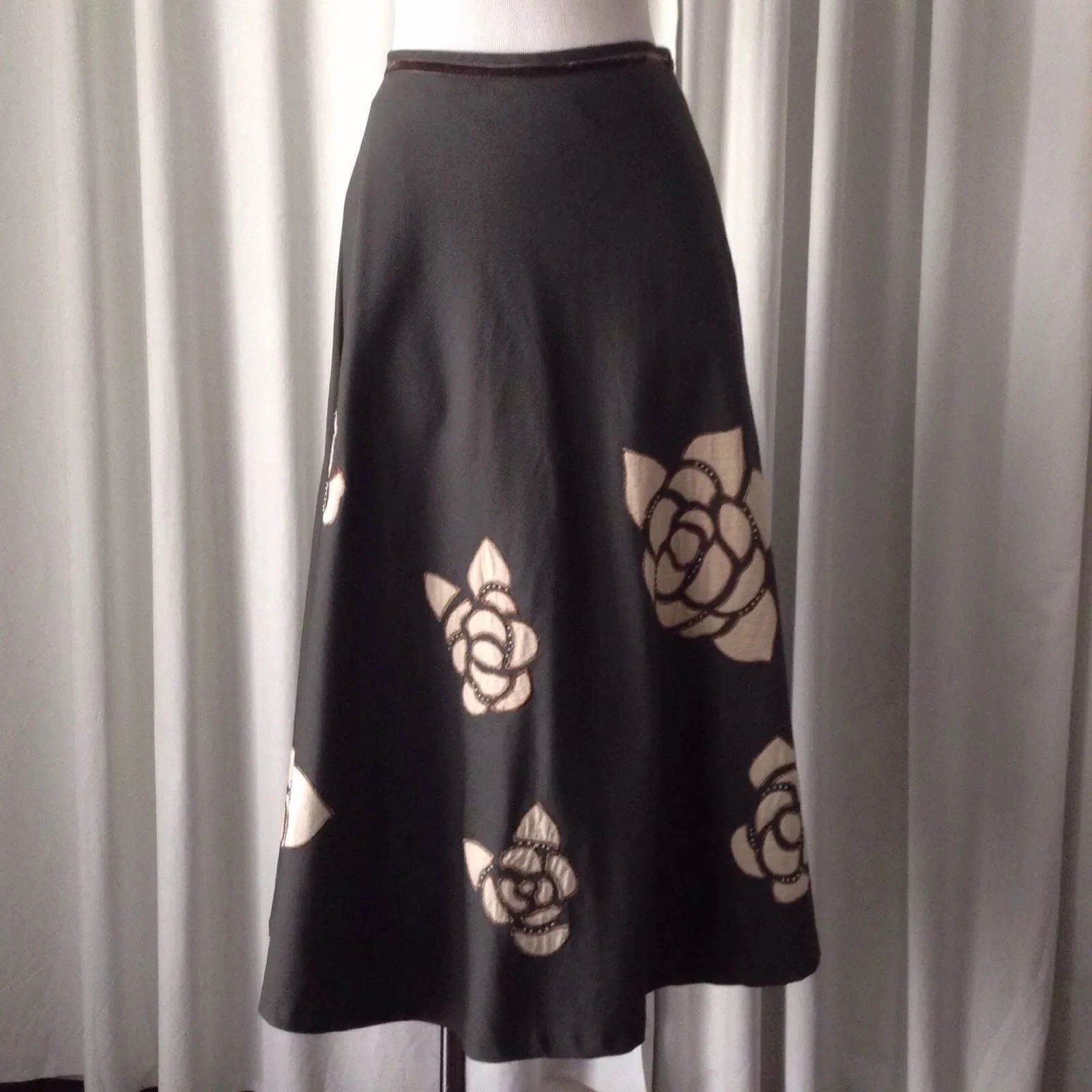 Green Skirt With Flowers Appliqués Size M Boho