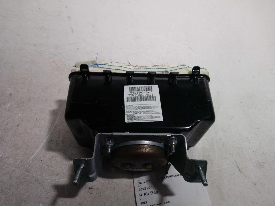 Used Right Instrument Panel Air Bag fits: 2013 Chrysler 200 front passenger dash - Изображение 2 из 4