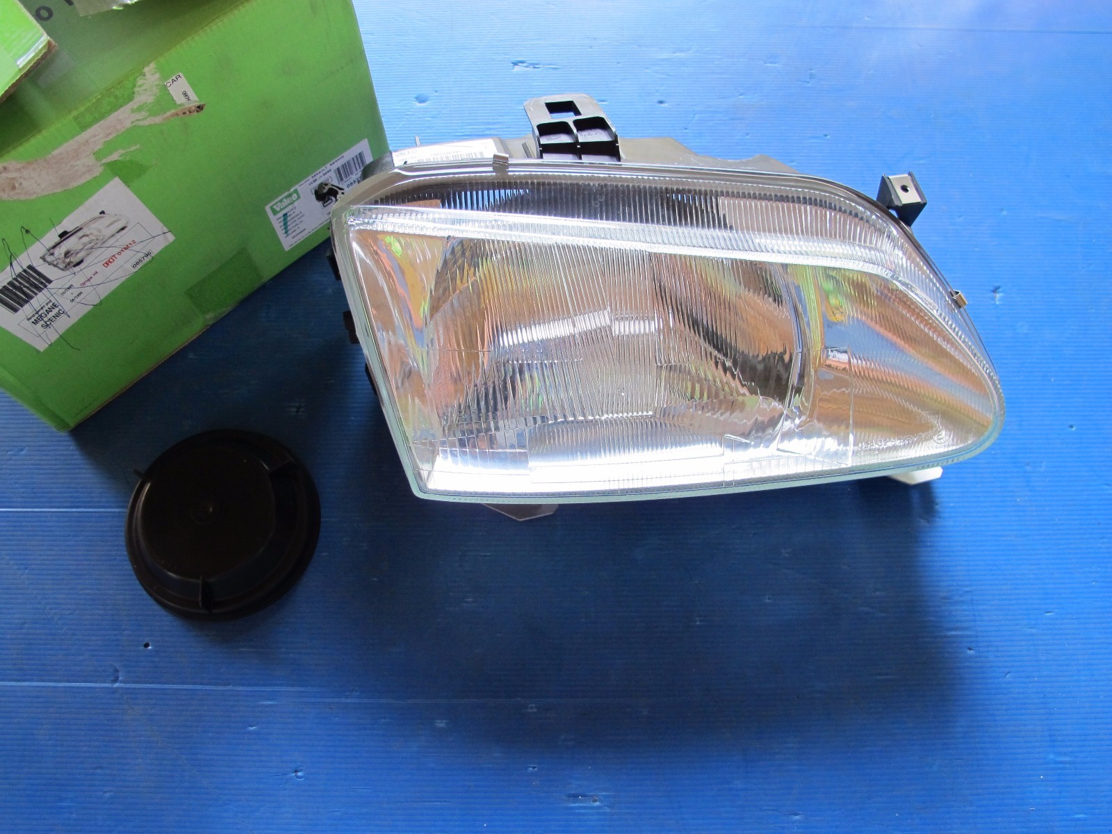 Optique de phare droit Valeo Renault Mégane 085795 projecteur avant côté passager halogène