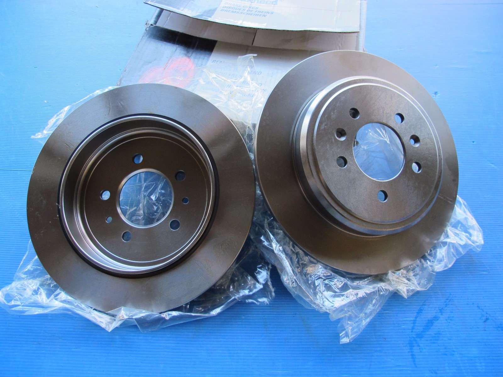 Disques de freins arrière pour résoudre les vibrations au freinage sur Peugeot 605
