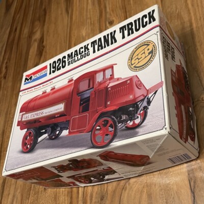 1926 mack bulldog tank truck monogram model kit 1/24th scale