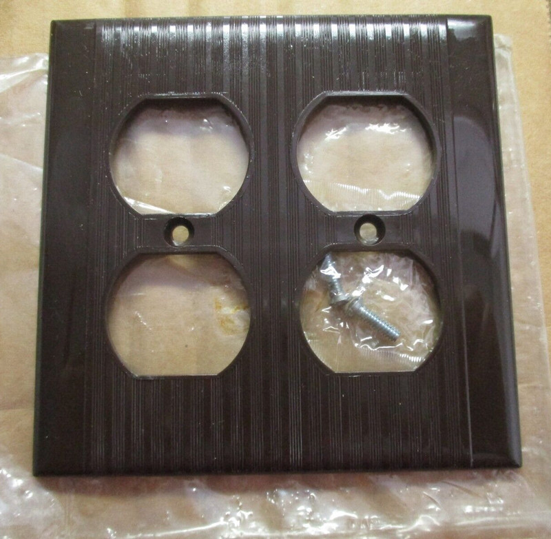 Reliance 2-Gang Brown Bakelite Deco Ribbed 1950s Outlet Wall Box Plate Cover MCM