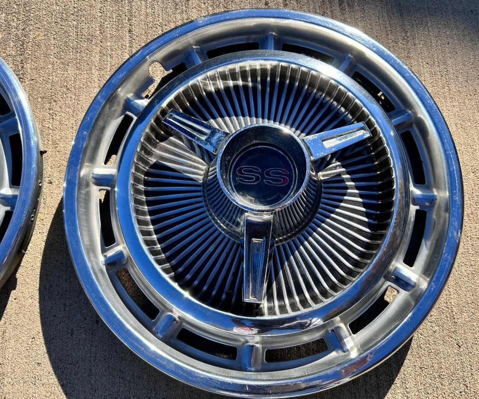 1965 1966 1967 Chevy Impala Nova SS TAPACUBOS LLANTA RUEDA GIRATORIA 14" JUEGO DE 4 Foto 4 de 4