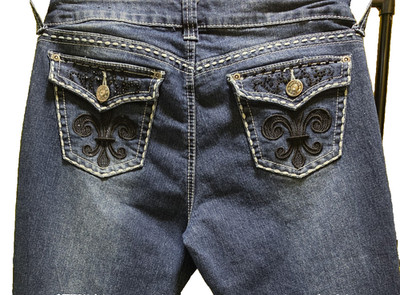 South Pole Jeans Size Jr's 11 w/ 29'' Inseam Low Rise Boot Cut Embroidered
