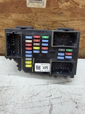 2007-2011 Silverado Sierra GM Interior Junction Block Fuse Box Assembly 25815394