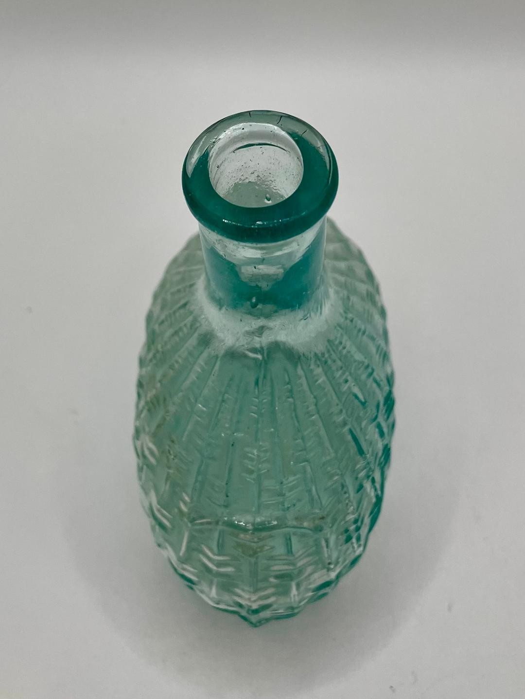 Antique 1860s Basket Weave Cologne Bottle Roll Lip Mint Cond. 4 1/2" Tall
