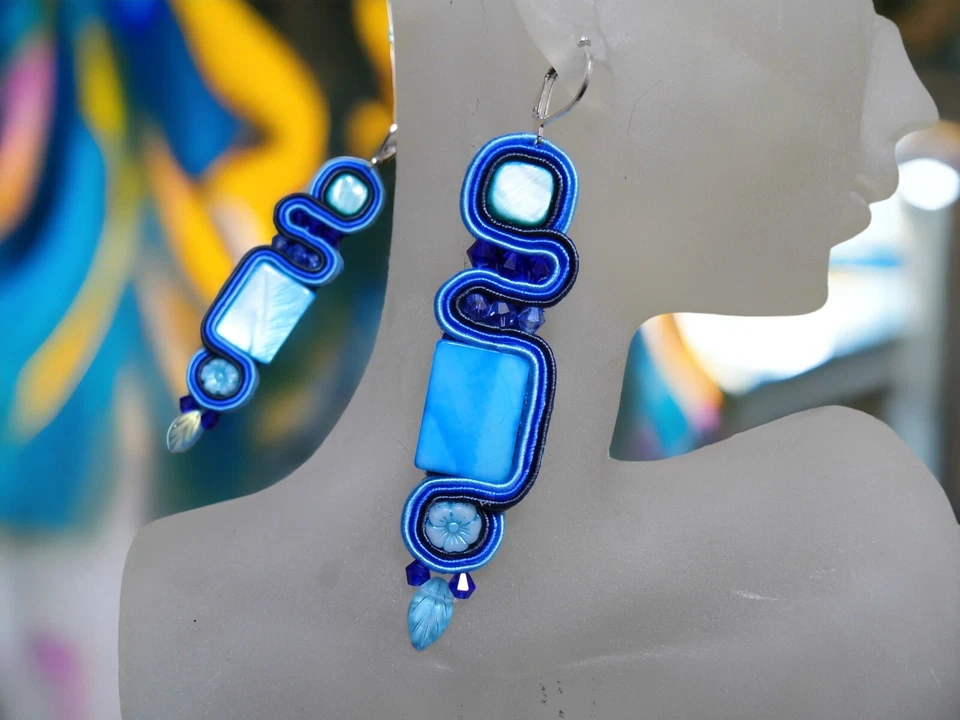 Blaue Ohrringe in Soutache-Technik, handgenäht. - Bild 2 von 3