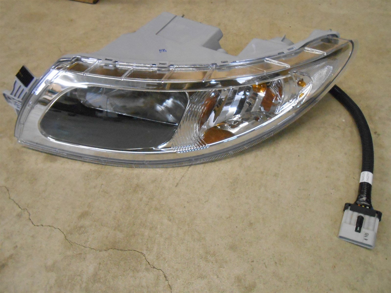 3765681C91 INTERNATIONAL TRUCK HEADLIGHT ASSEMBLY | eBay