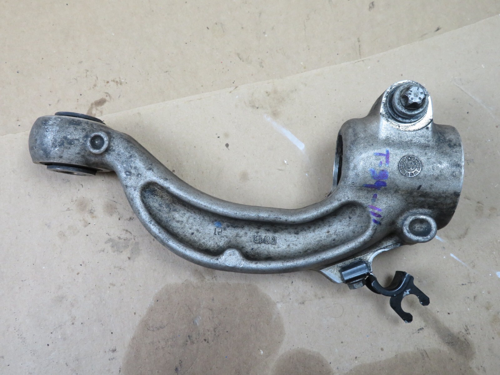 2014-2017 MASERATI GHIBLI SQ4 FRONT LOWER SHOCK STRUT MOUNT SUPPORT BRACKET OEM