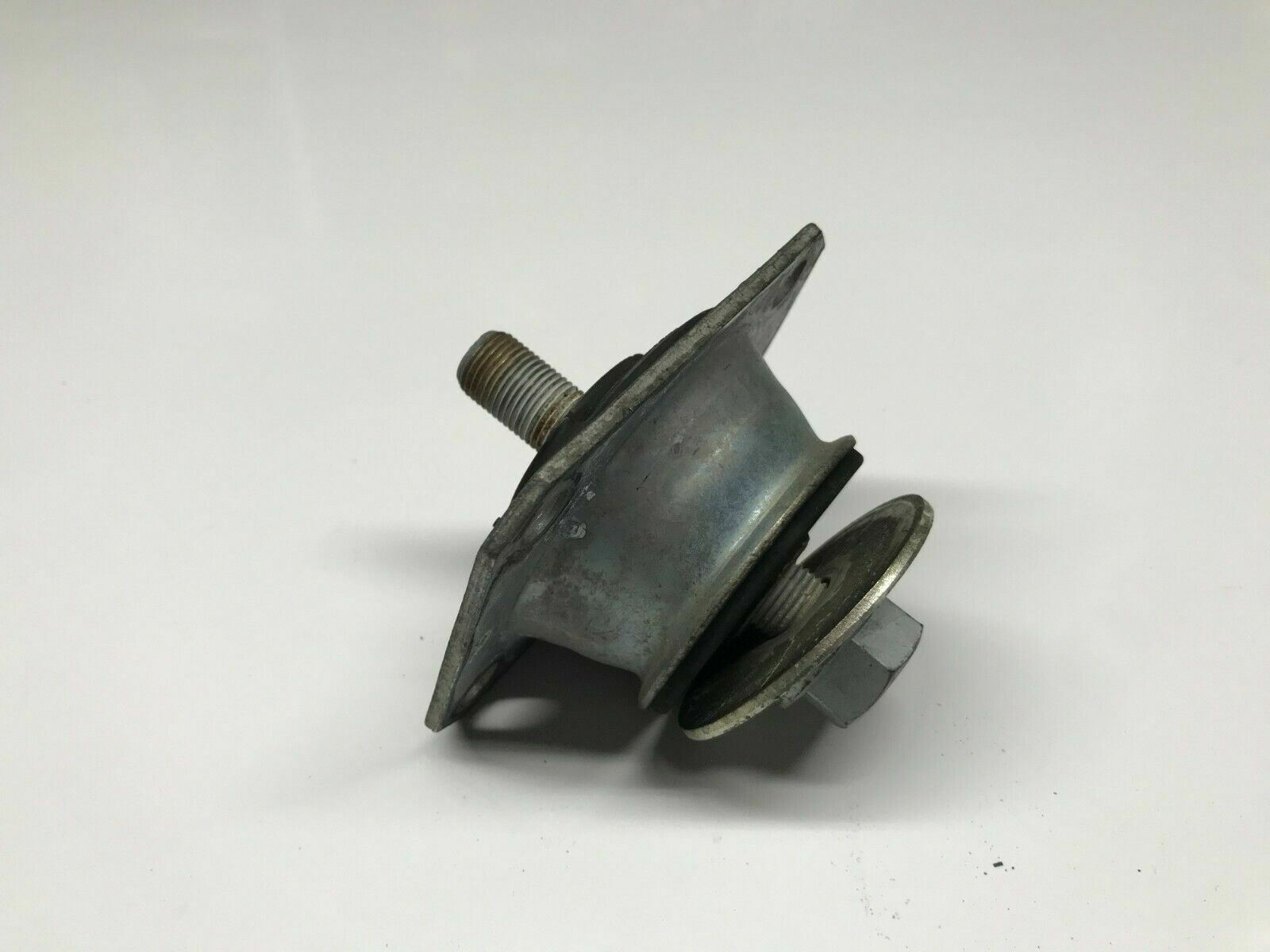 LAMBORGHINI GALLARDO LP560 570 TRANSMISSION MOUNT SUPPORT OEM 420399151B