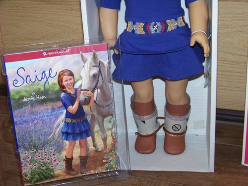 American Girl Doll Saige with Book and Ring - New in Box - Picture 11 of 18