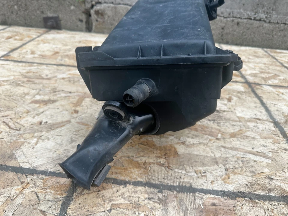 P407150 2000-2006 Audi TT Caja Purificador Aire - SIN FILTRO 1.8L 8L0133837B 1J0129620 Foto 3 de 4