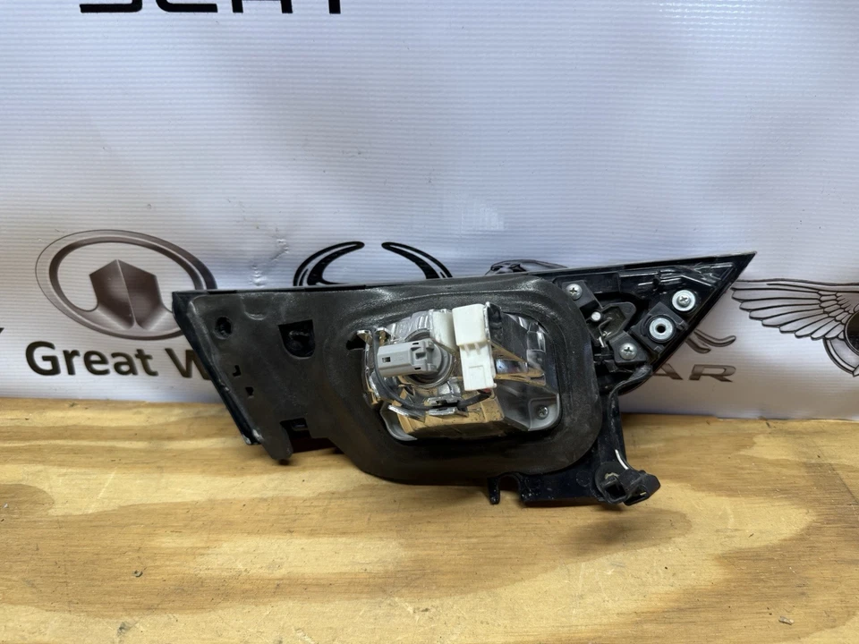 OEM RH Inner Tail Light Lamp 2019-2020 Acura ILX A-Spec - Image 3 of 4