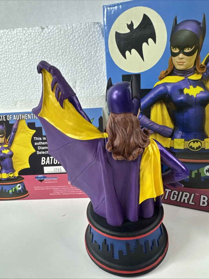 Busto BATMAN 1966 TV Diamond Select BATGIRL "YVONNE CRAIG" #1735/3000 - Imagem 3 de 4