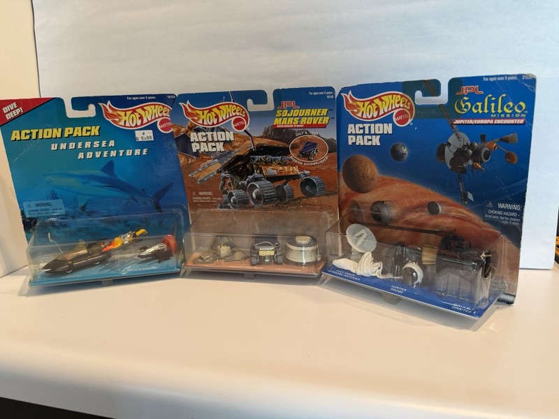 Hot Wheels Action Pack Set of 3! Undersea Adventure,Sojourner Mars Rover,Galileo