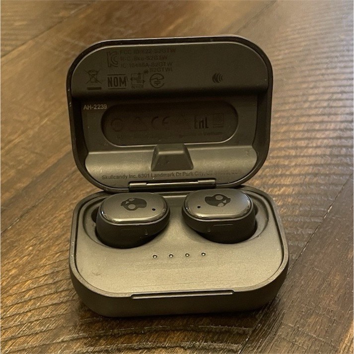 Skullcandy True Wireless Bluetooth In-Ear Earbuds with Charging Case Black