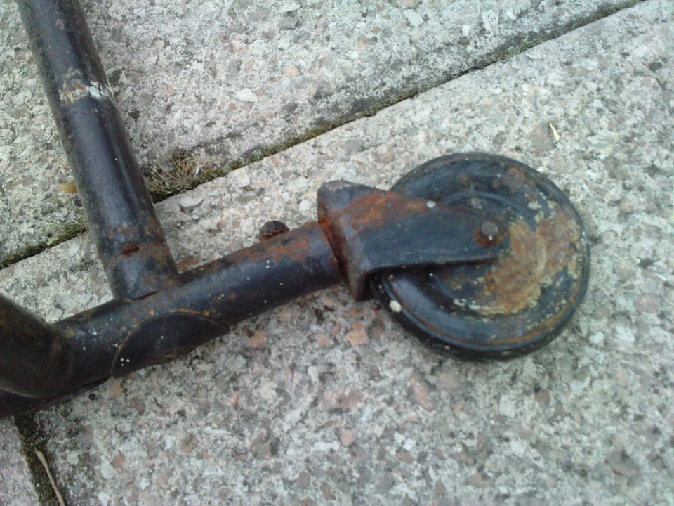 table de service roulante desserte a roulette rene HERBST ? - Photo 4/4