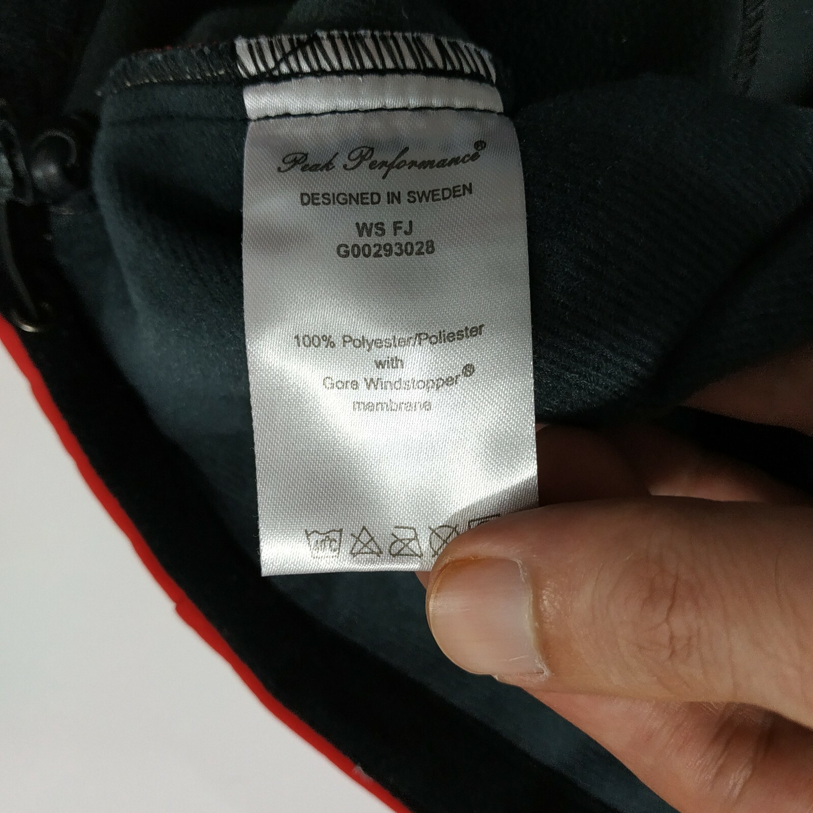 Peak Performance Women's Red Jacket Windbreaker S… - image 11