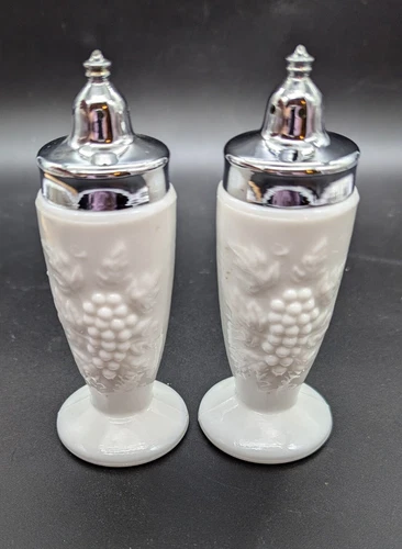 Vintage L. E. Smith Milk Glass Salt & Pepper Shakers Grapes Silver Tops 4.75” T