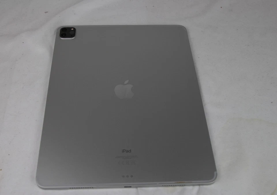 Apple iPad Pro 12,9" 2021 M1 128 GB WiFi + Cellular mit Logitech ComboTouch - Bild 3 von 4