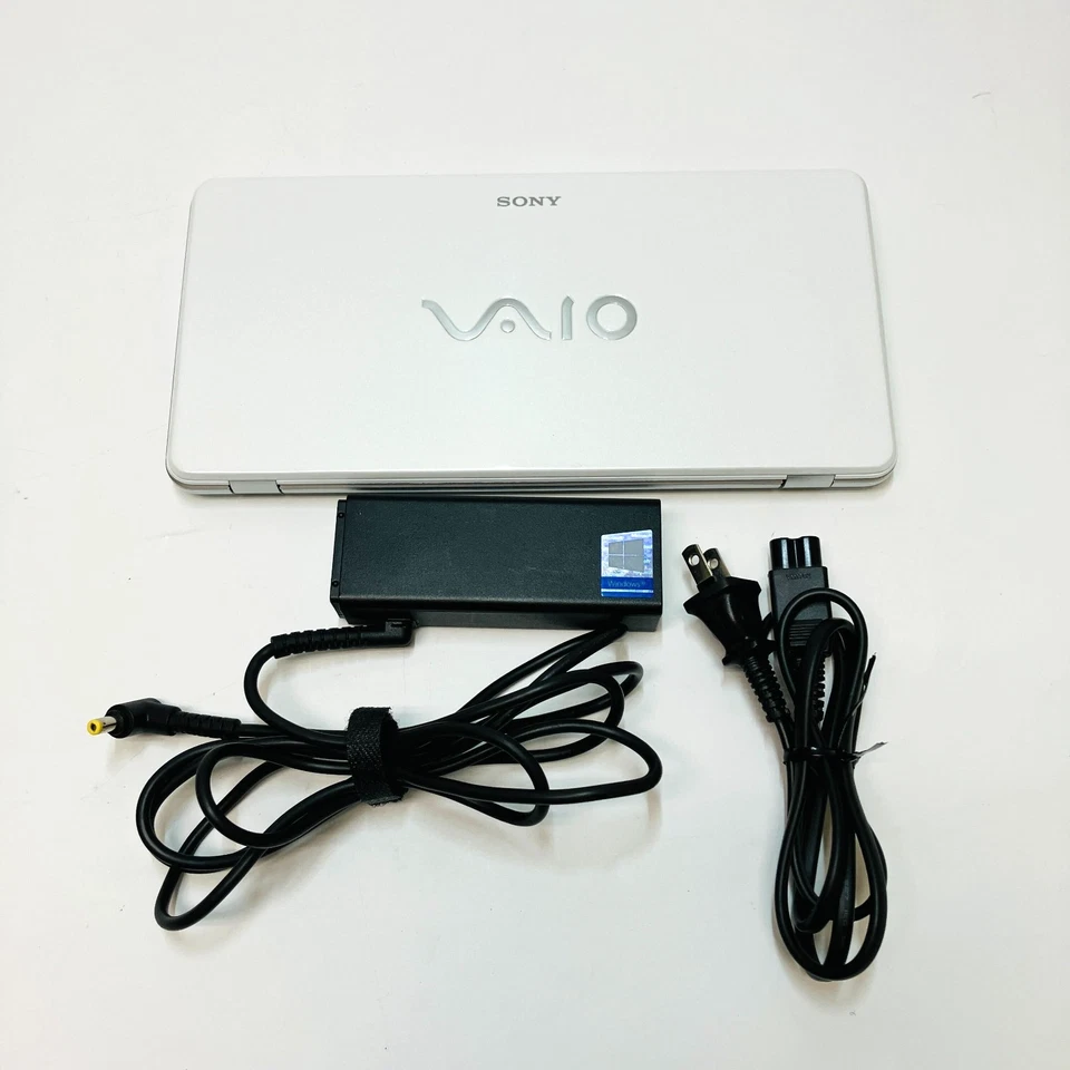 SONY VAIO Type P VGN-P80H garnet red Intel Atom Z520 RAM 2GB Japan - Image 2 of 4