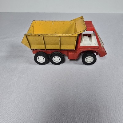 Vintage 1969 Hubley Gabriel Industries Steerable Red Yellow Dump Truck 8'' Long 