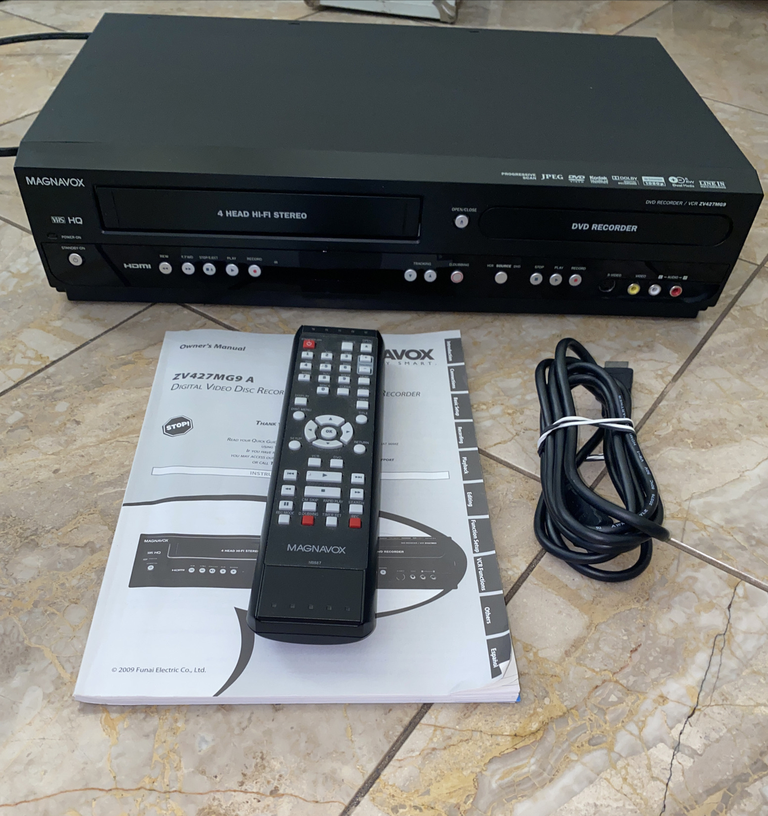 Magnavox ZV427MG9 VCR DVD Combo Recorder HDMI W/ Remote, Manual,(TEST