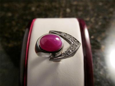 Vintage 1970er Retro Modernist 14k Lab Created Red Star Sapphire Diamond Ring