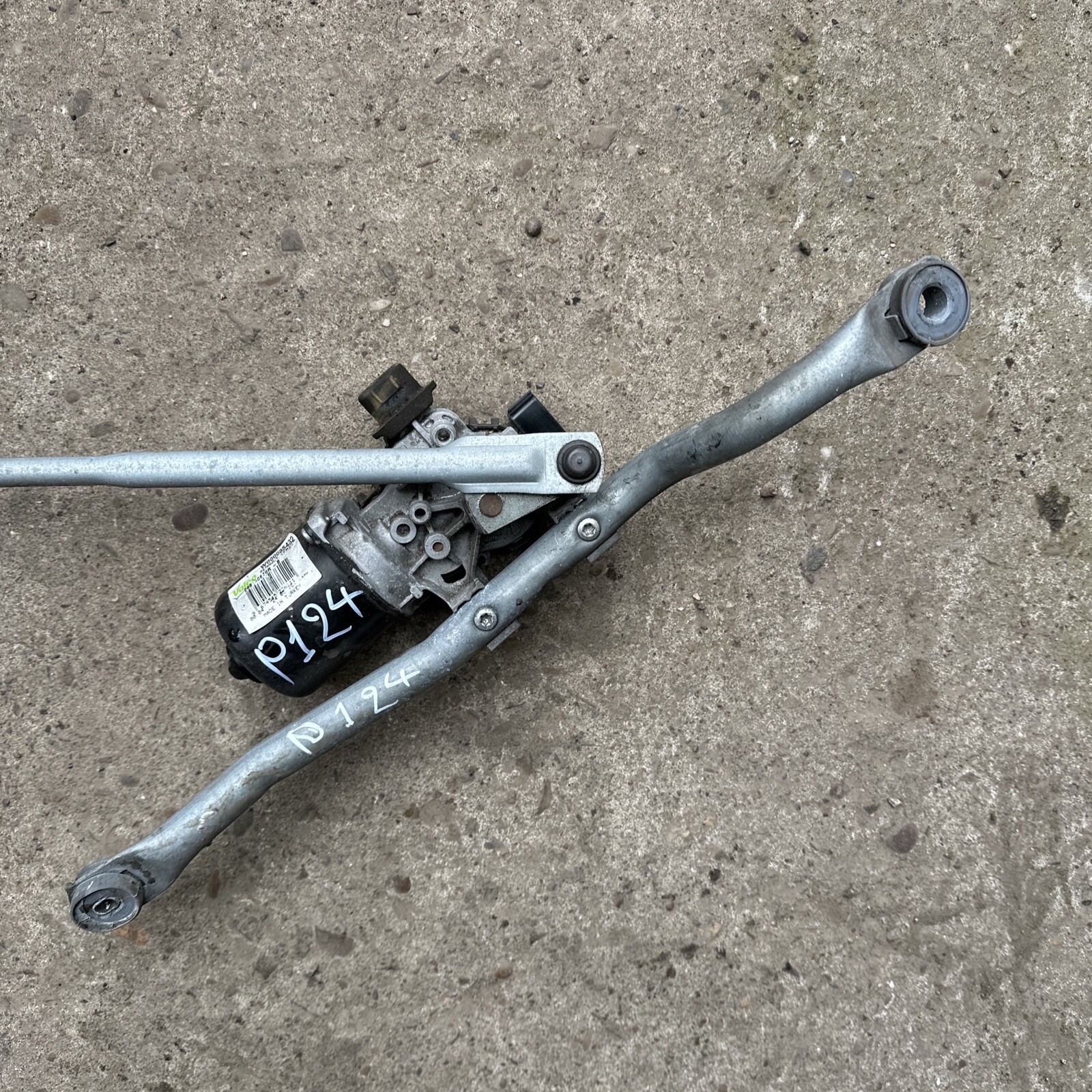 RENAULT FRONT WINDOW WIPER MOTOR AND LINKAGE W000031139 W000035432 