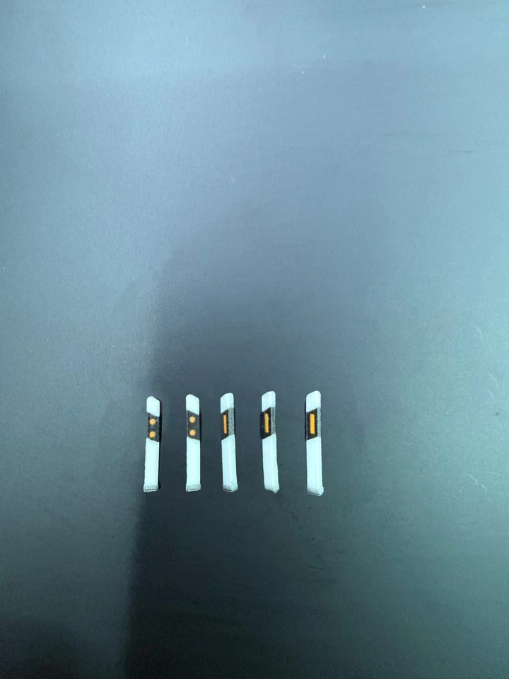 Leitpfosten / Begrenzungspfosten  – 20 / 50 Stk. mit/ohne Zapfen - H0-Zubehör - Bild 4 von 4