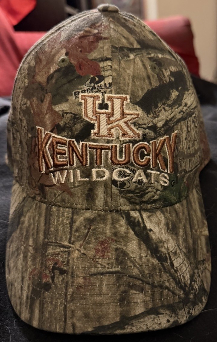 UK Kentucky Wildcats Camo Hat Cap Top of the World One Fit Baseball Hat