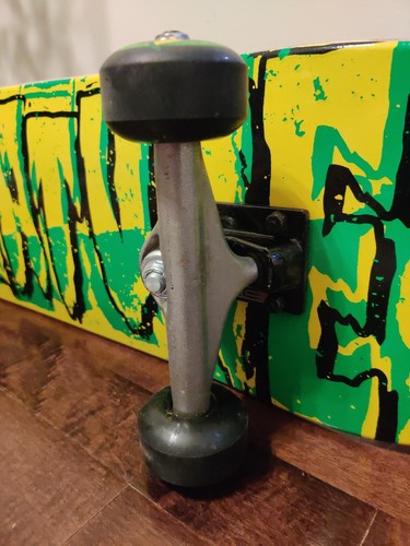 Creature Skateboard Complete Logo Black/Green 8.0" x 29" Bullet Trucks! - Picture 3 of 7