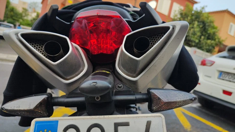 Lámpara indicadora de luz de señal de giro para BMW F800R F800S F800ST K1200S/R K1300S/R Foto 3 de 4