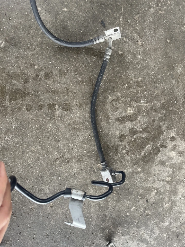 07-20 Infiniti G35 G37 Nissan 370z Akebono Líneas de freno trasero 44001JL02A Foto 2 de 4