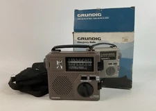 Grundig FR-200 AM / FM / SW Emergency Radio Built in Hand Crank Light Survival