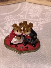 Wee Forest Folk M-259B The Wee Family, No Baby, Valentine SpeciaL
