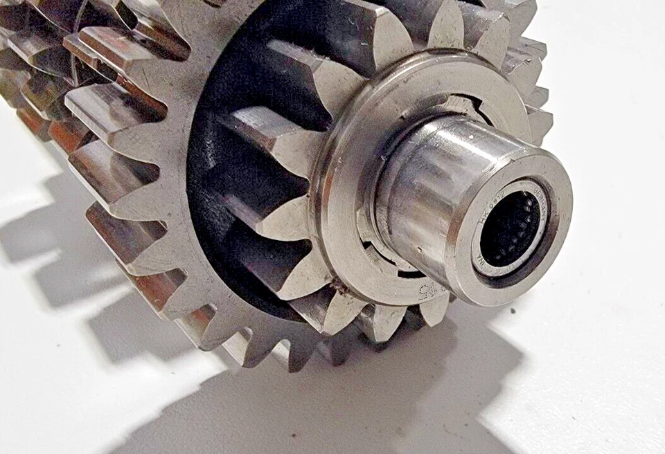 Eixo de entrada de transmissão do eixo principal 2006 KTM 950S Adventure 950 - Imagem 3 de 4