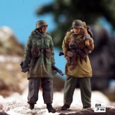 Homemade 1/72 WWII German Winter Soldier Figures 2 Figures Finished Model
