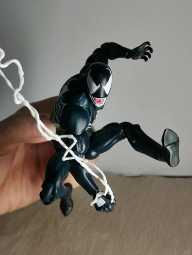 New MAFEX 088 1:12 The Amazing Spider-Man Venom Comic Ver. Action Figure Box Set - Picture 1 of 15