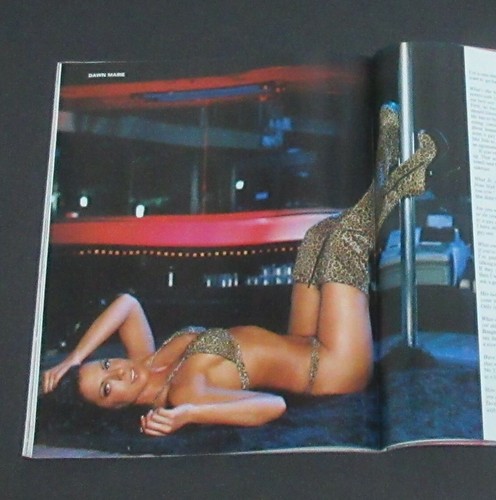 WWE Raw Magazine 10/2003 Best WWE Strong Divas Stacy Kiebler Torrie Victoria - Bild 10 von 12
