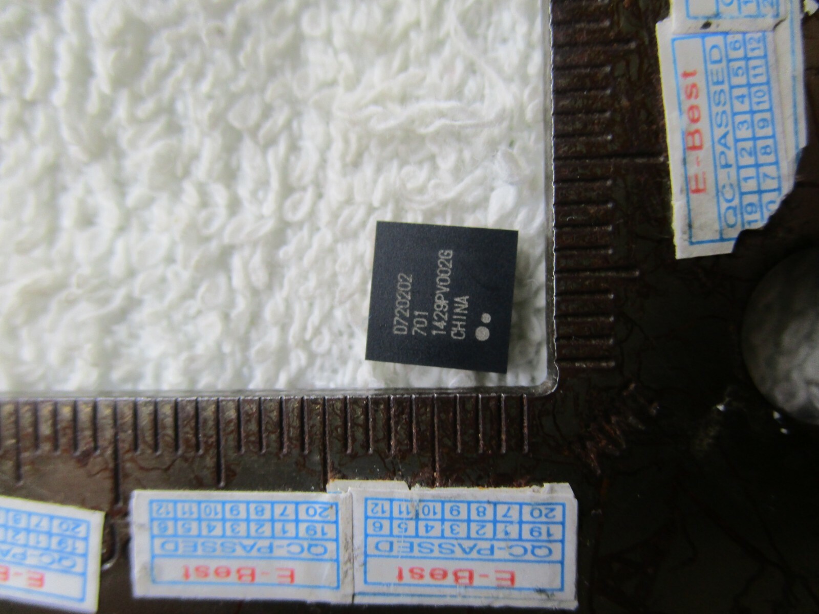 1 Piece D72O202 D7202O2 UPD720202 D720202 UPD720202K8-701-BAA-A QFN48 ...