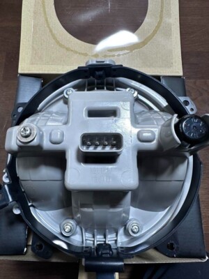 Z900RS 2024 純正ヘッドライト s-l400.jpg