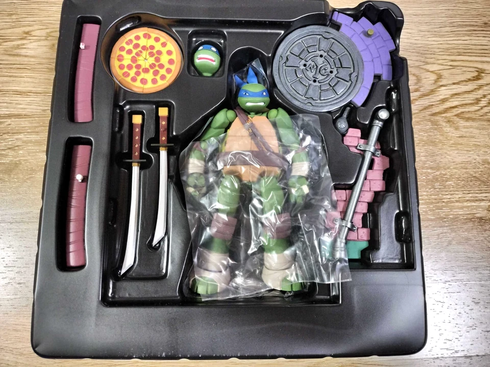 Tortugas Ninja Mutantes Revoltech Leonardo Kaiyodo de Japón Foto 3 de 4