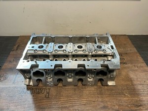 Original VW Audi Seat Skoda 1,2 TFSI CJZ Zylinderkopf ohne Ventile 04E103404J