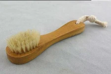 High-quality Facial Cleansing Brush Long Handle Manual Wooden Pore Cleaning