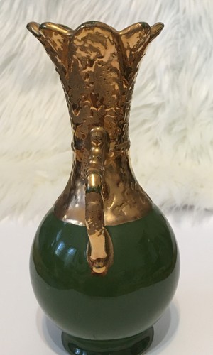 VINTAGE 50'S 24KT GOLD AND GREEN MADE IS USA SMALL 6.5” Victorian Vase - Picture 3 of 15
