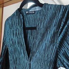 Beautiful dark green Zara Long dress pleated satin fabric Size M sold out rare